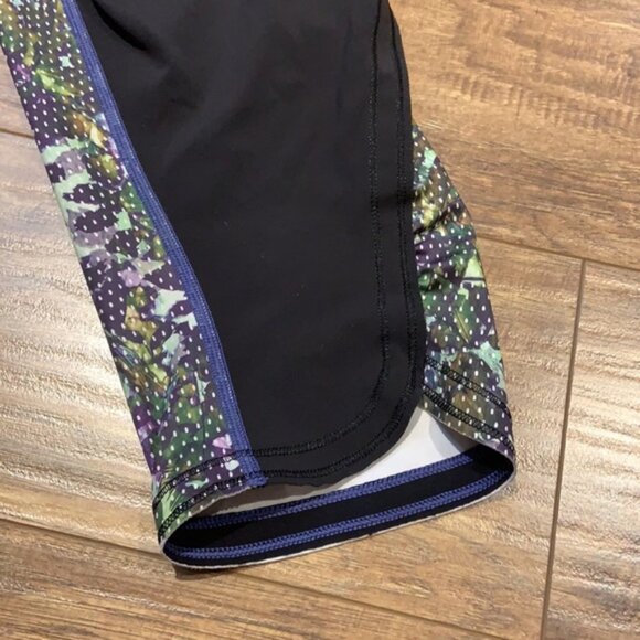 Lululemon speckled green and purple with black back capris - Picture 8 of 8